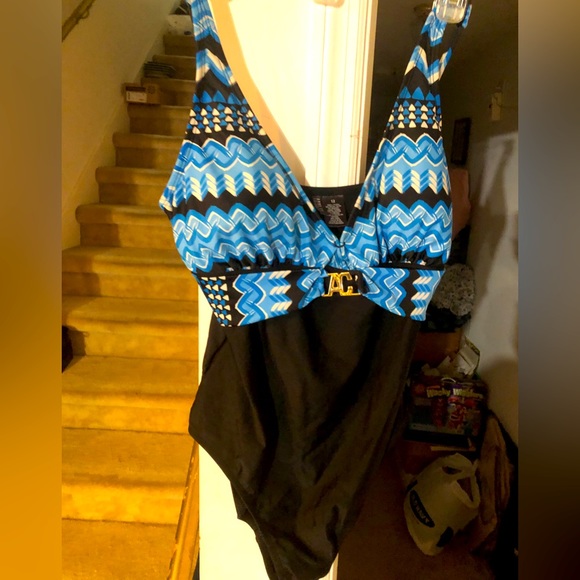 Anne Cole swimsuit - Picture 1 of 4
